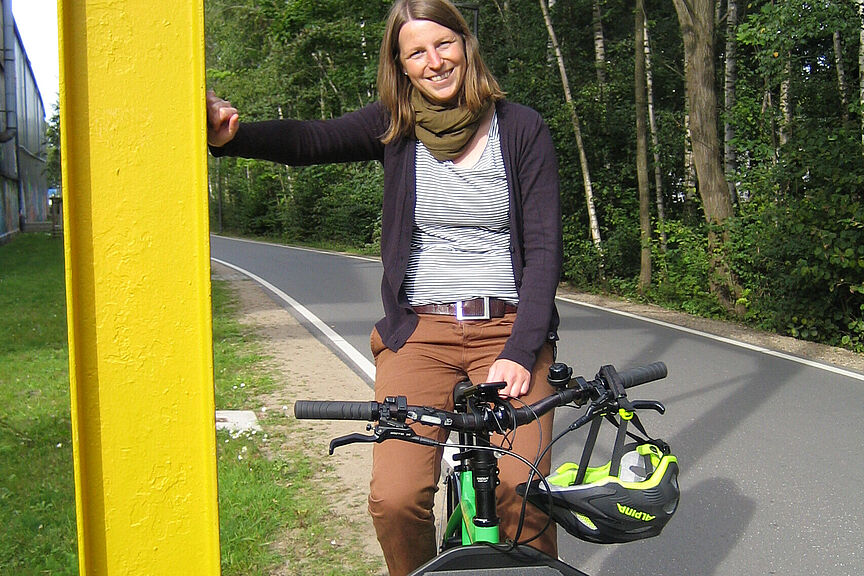 Prof. Dr. Jana Kühl lehrt an der Ostfalia Hochschule für angewandte Wissenschaften. Prof. Dr. Jana Kühl lehrt an der Ostfalia Hochschule für angewandte Wissenschaften.